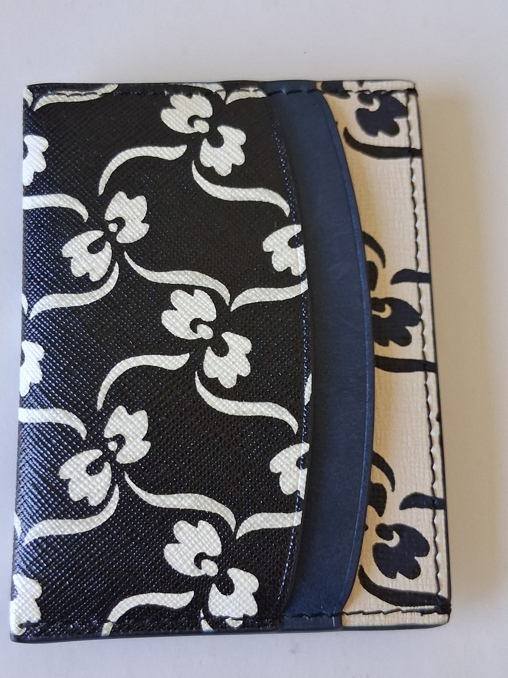 Tory Burch Black & White Floral Logo Card Holder with Gold Emblem - Picture 6 of 9